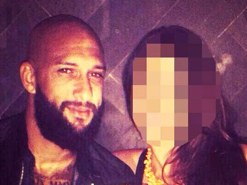 Tim Howard ép bạn gái phá thai