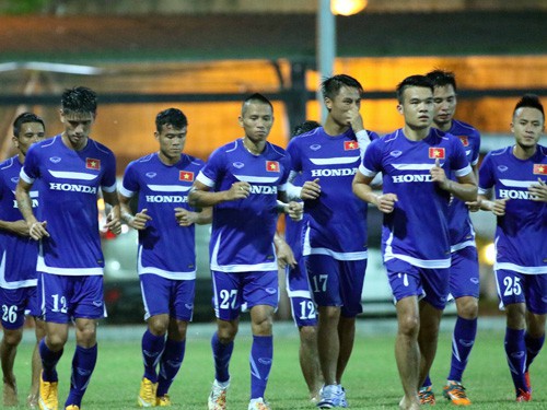 Thành Lương thay thế Phi Sơn tiếp Thái Lan