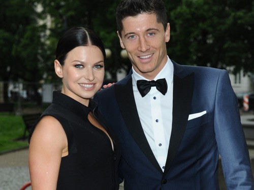 Lewandowski đưa nôi cho ai?