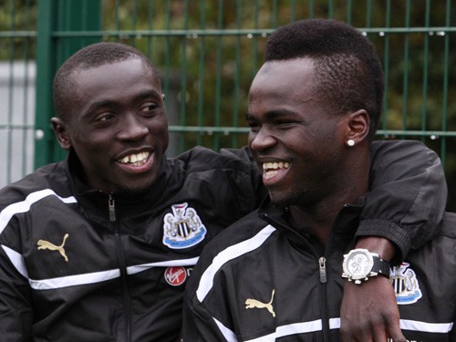 Papiss Cisse dùng bùa chú để giải hạn