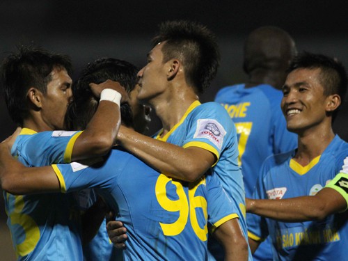 Tổng kết V.League 2015 (Kỳ 2) – CLB S.Khánh Hòa BVN: “Sự sống nảy sinh từ cái chết…”