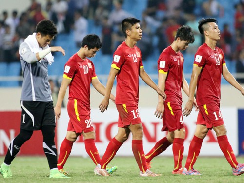Việt Nam 0-3 Thái Lan (Vòng loại World Cup 2018): Cúi đầu
