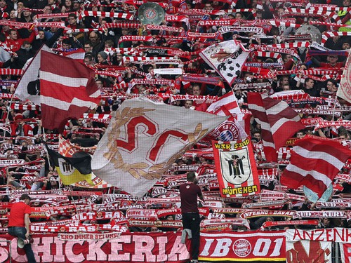 Cổ động viên Bayern Munich tẩy chay Arsenal
