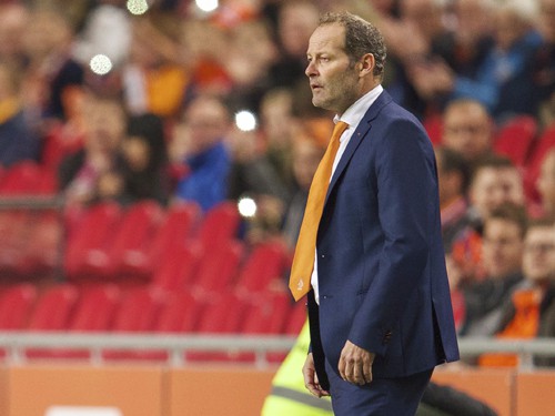 Danny Blind: “Tôi sẽ đứng dậy ở chỗ bị ngã”