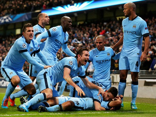 Man City lần đầu có lời trong thời Sheik Mansour