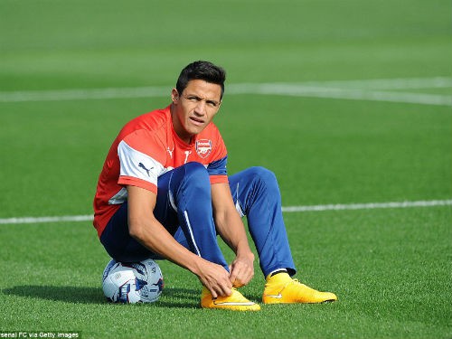 Alexis Sanchez lập siêu phẩm khi khởi động trước trận gặp Watford