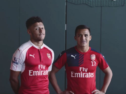 Các sao Arsenal vất vả với thử thách ‘thùng rác’