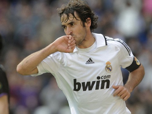 Ấn tượng thể thao tháng 10: Raul Gonzalez – Tạm biệt anh, ngọn lửa bất diệt