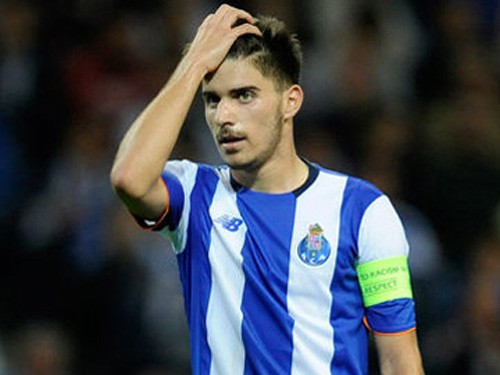 Casillas cùng Neves đi vào lịch sử Champions League