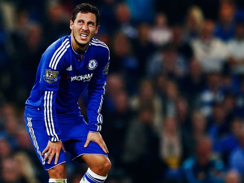 Gary Neville: “Hazard cần nỗ lực để đuổi kịp Ronaldo, Messi”
