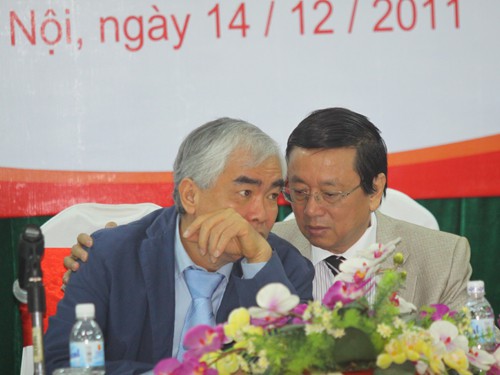 VFF: Cái vung tay của ông Chủ tịch!