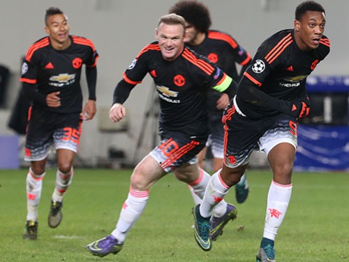 Vì Martial, phải phế truất Rooney?