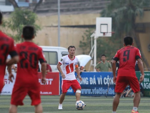 Hanel 2-2 Top Group: Rượt đuổi kịch tính