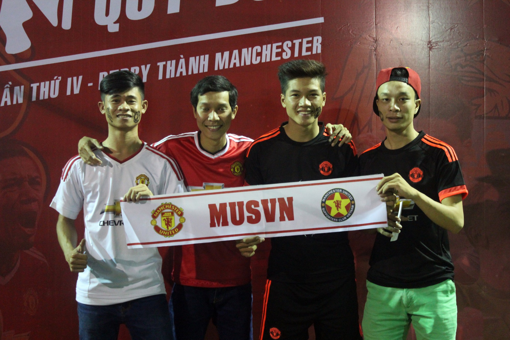 Big offline trận derby thành Manchester: Old Trafford giữa lòng Sài Gòn