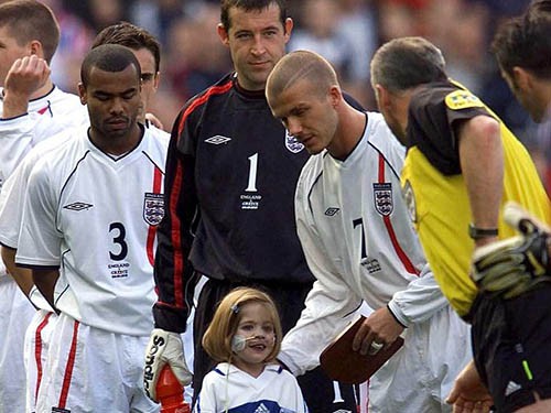 Cô gái truyền cảm hứng cho Beckham qua đời