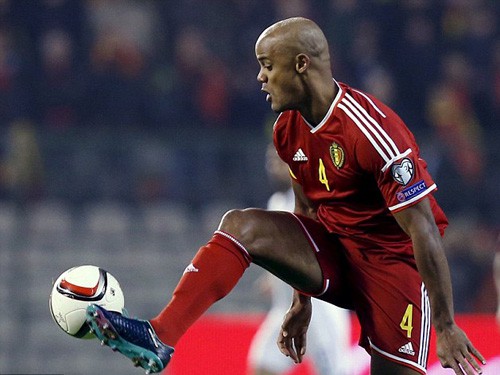 Kompany khốn khổ vì tranh chấp giữa Bỉ với Man City