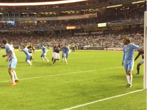 Tình huống đứng cọc như cho có của Pirlo