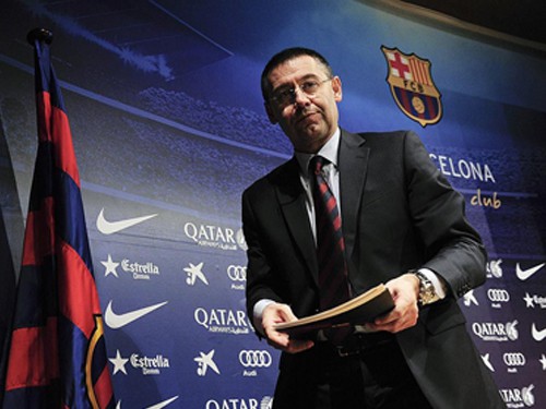 Bartomeu muốn gì khi tố Barca đang bị đánh hội đồng?