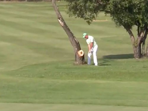 Đỏ mặt tía tai với cú đánh tệ nhất làng golf tuần qua