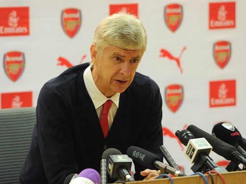 Nếu Arsenal không có Arsene Wenger: Ferguson đi trước, tránh bước theo sau