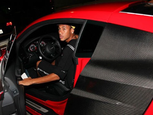 Ronaldo, Neymar khinh nhờn pháp luật