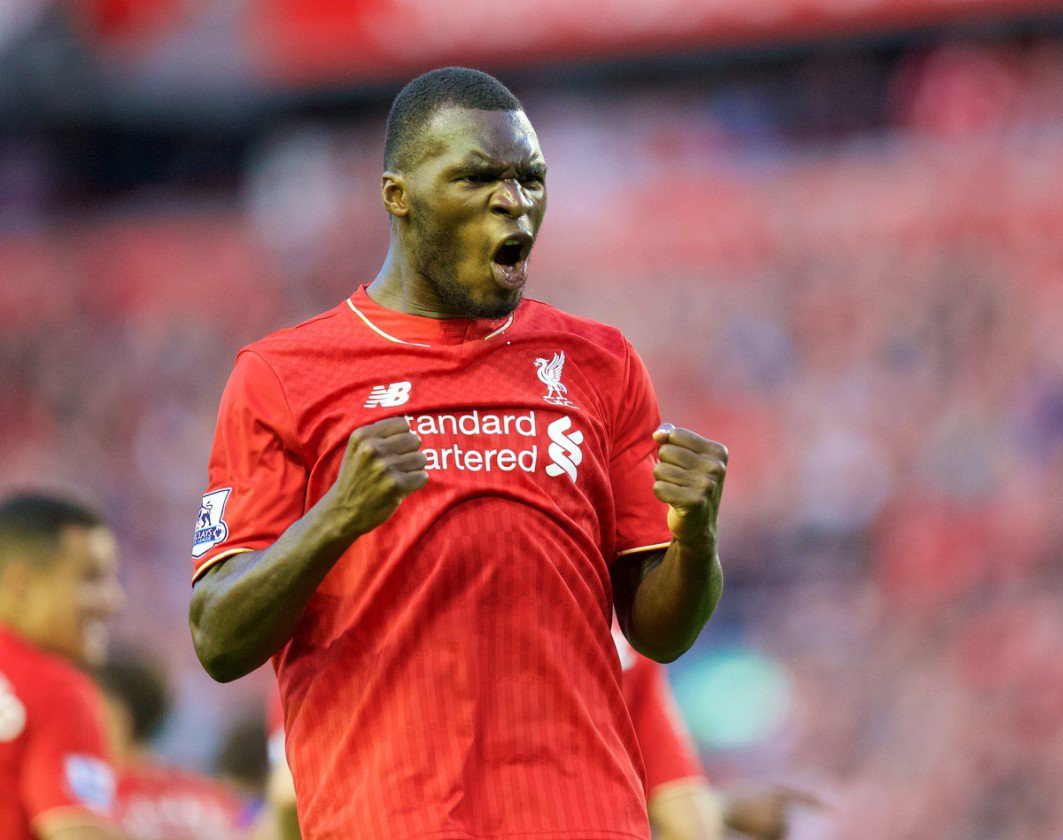 ‘Dị nhân’ Benteke khiến khán đài Stamford Bridge im lặng khi ghi bàn thắng thứ 3 cho Liverpool