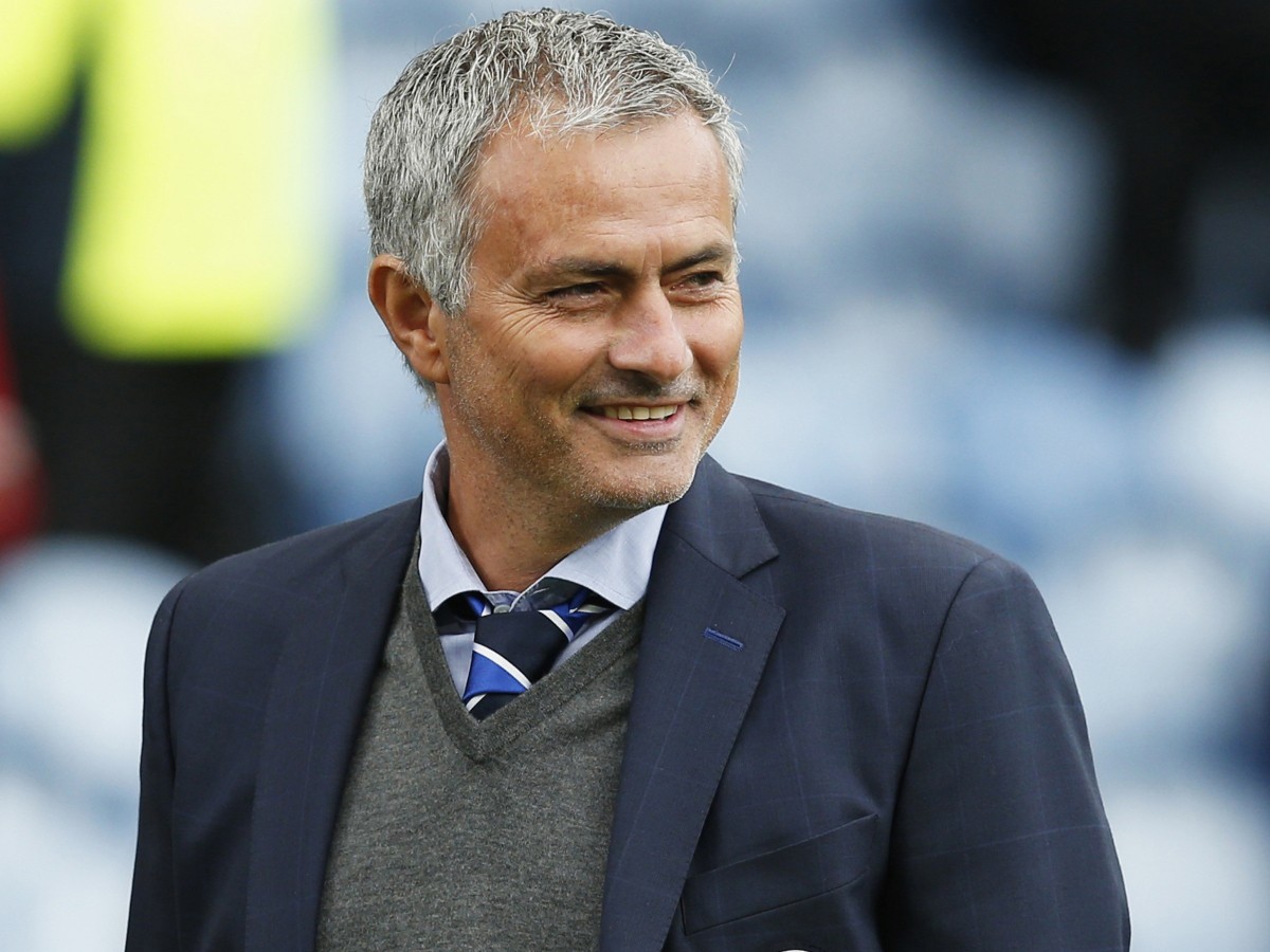 Jose Mourinho chọn Việt Nam nếu bị Chelsea sa thải: Bỏ xe bus lỗi thời, học tinh hoa bóng đá Việt