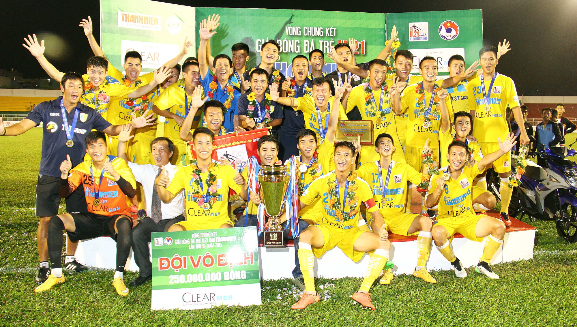 Chung kết U.21 Quốc gia báo Thanh niên - Clear Men Cup 2015: HN.T&T lần thứ 2 đăng quang