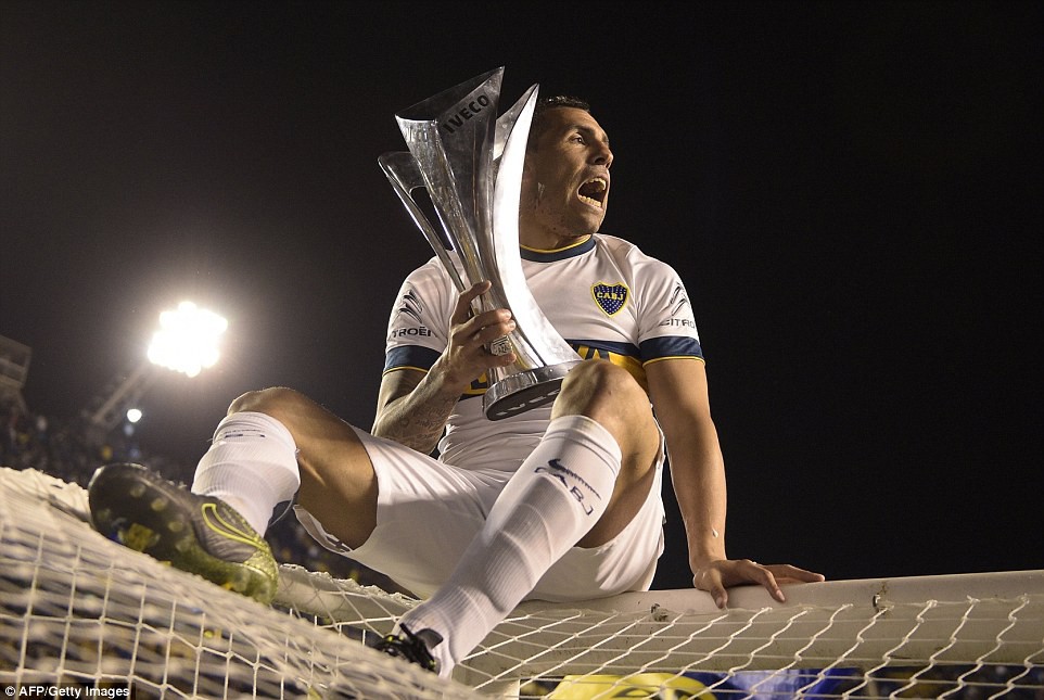 Carlos Tevez đưa Boca Juniors lên ngôi vô địch Argentina