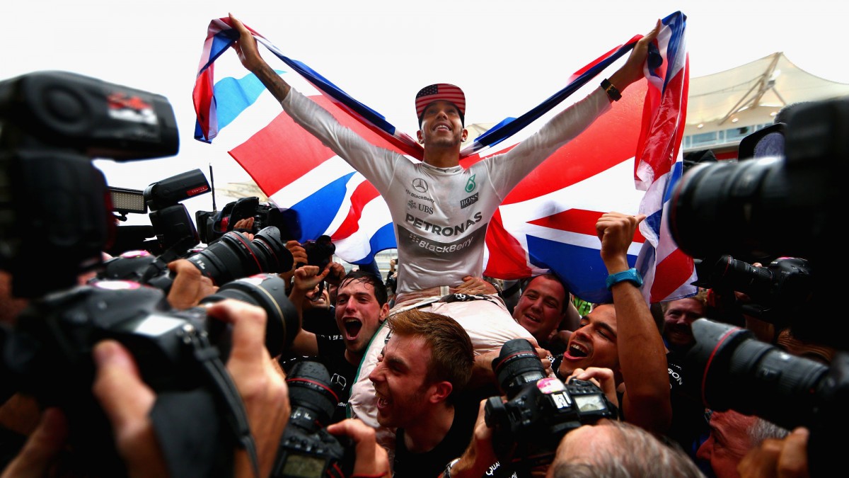 Lewis Hamilton: Tương lai không giới hạn