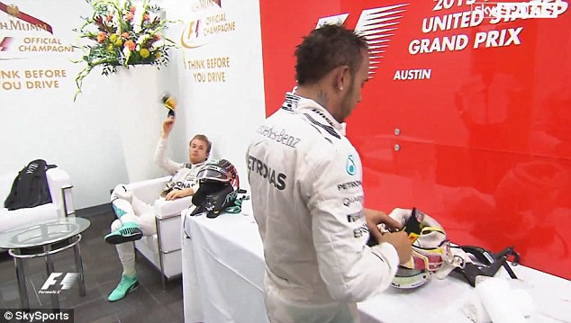 "Một núi không thể có hai hổ", Nico Rosberg và Lewis Hamiton ghét nhau ra mặt