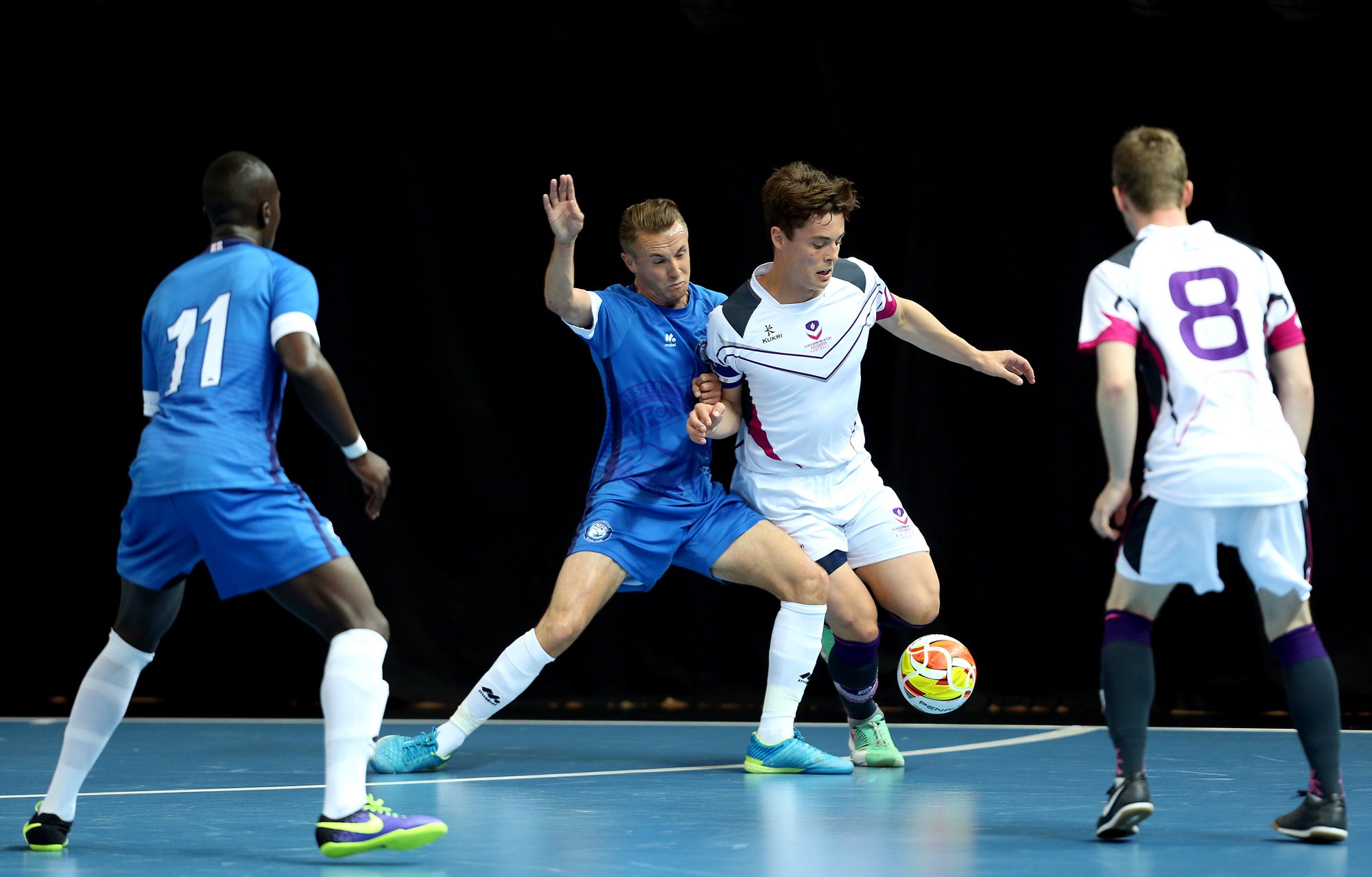 Chiêm ngưỡng pha rê bóng siêu ảo trên sân futsal