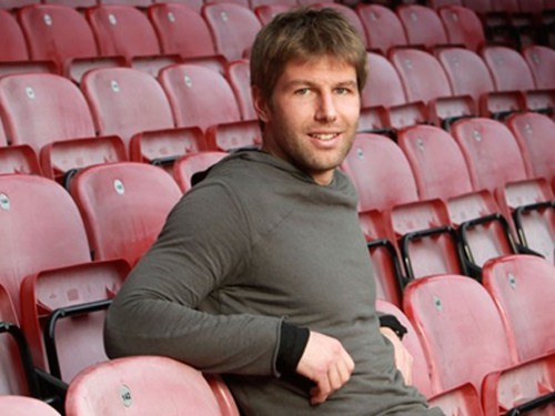 Thomas Hitzlsperger: Cuộc đời tôi đổi thay từ đó...