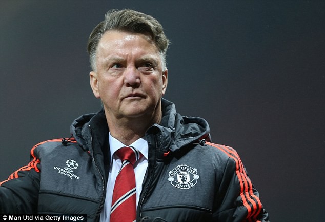 Man Utd: Van Gaal lú lẫn?