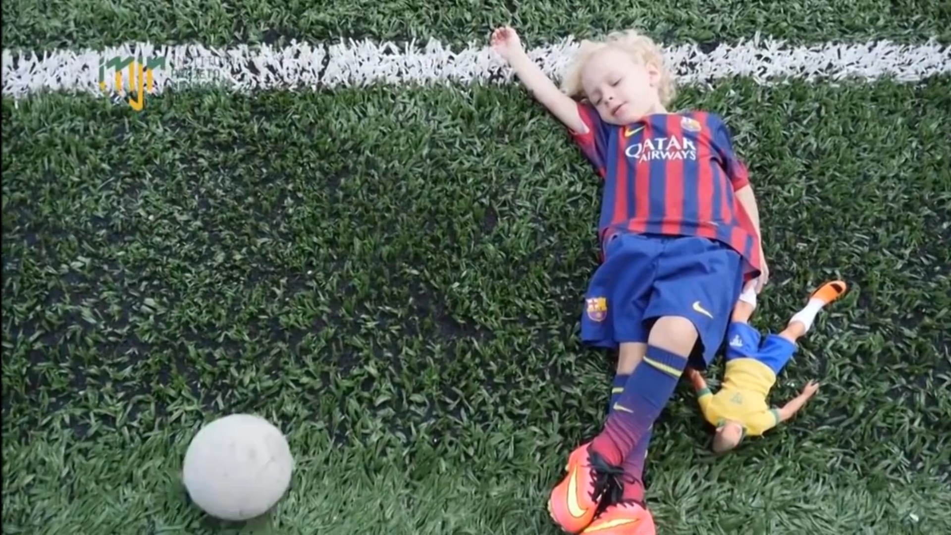 Neymar siêu tình tứ bên con trai