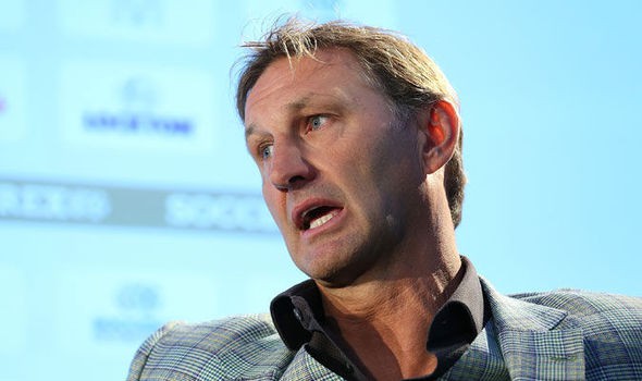 Tony Adams: Đau tim, không tìm đến ghế HLV