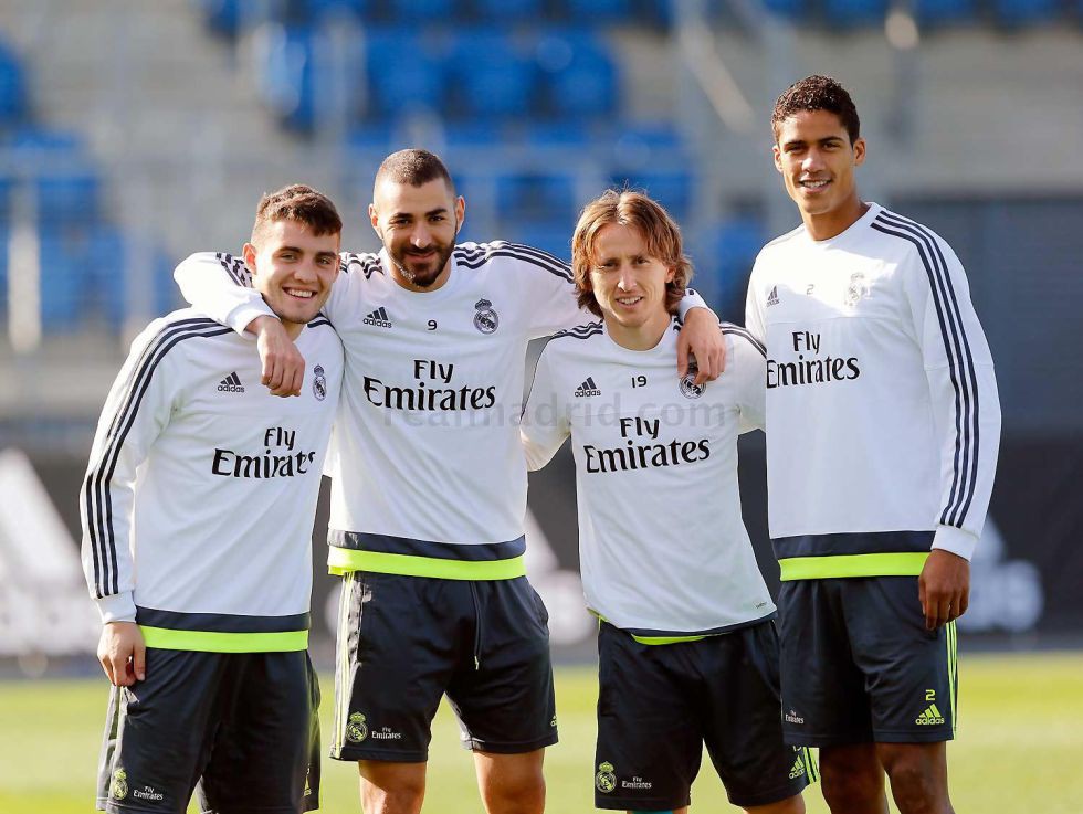 Real bảo vệ Benzema