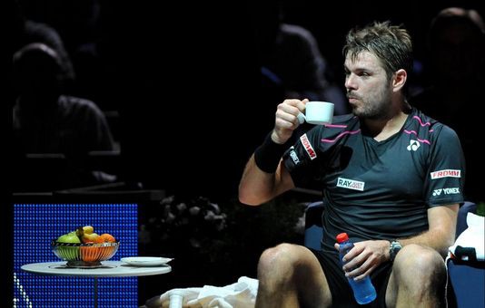 Uống cafe ăn lót dạ giữa trận tennis