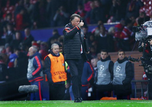 Van Gaal "chê" Lingard và Mata