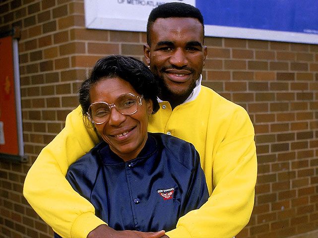 Cựu võ sĩ quyền Anh, Evander Holyfield: Không quên lời mẹ dạy!