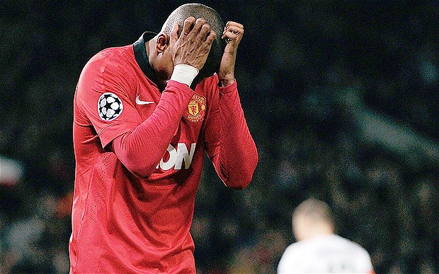 Những hình ảnh hài hước nhất vòng 12 Premier League