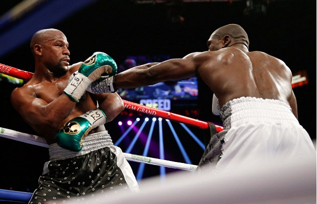 Mayweather ngày càng ăn chơi vô độ