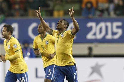Douglas Costa,