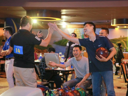 Bowling và tuổi trẻ sục sôi