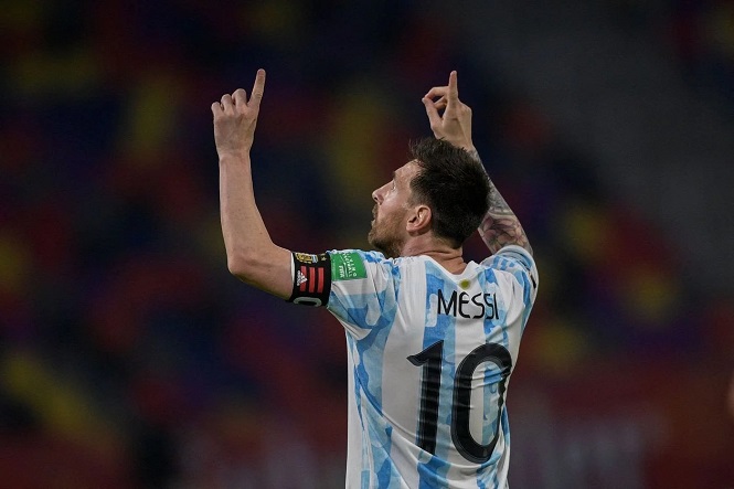Messi c&ograve;n c&aacute;ch kỷ lục s&uacute;t phạt của Maradona 4 b&agrave;n