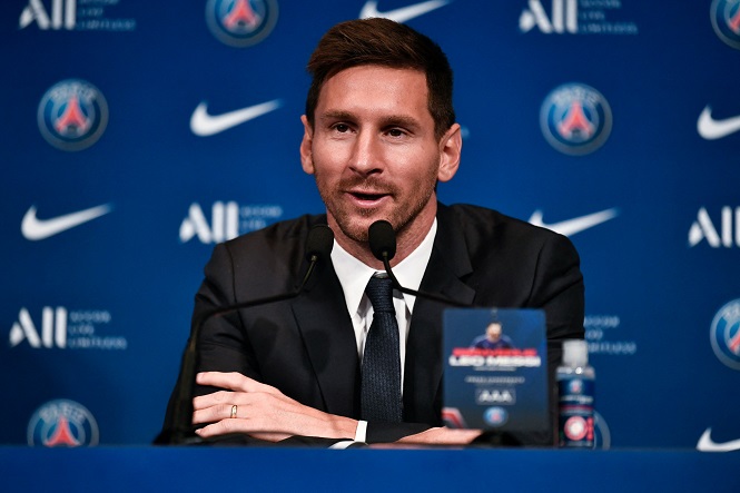 TRỰC TIẾP họp b&aacute;o Messi ra mắt PSG