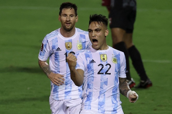 Messi gi&uacute;p Argentina chơi hơn người v&agrave; thắng đậm Venezuela