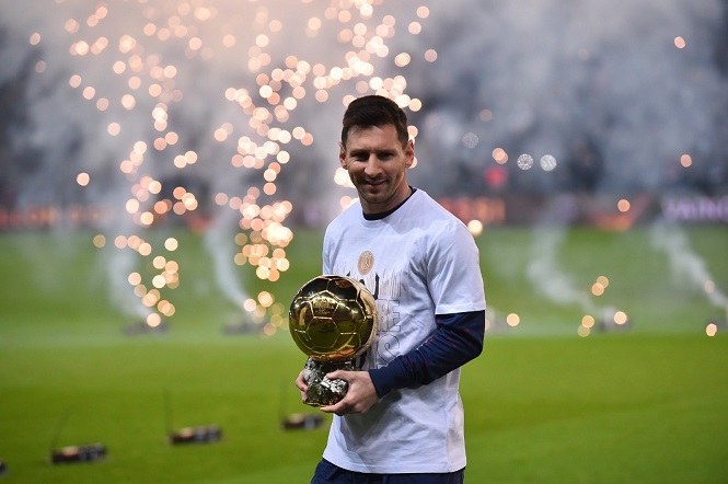 Messi đứng thứ hai trong 100 cầu thủ xuất sắc nhất thế giới 2021 Messi đứng thứ hai trong 100 cầu thủ xuất sắc nhất thế giới 2021