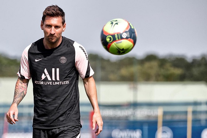Hình ảnh đầu tiên của Messi với đồng đội trên sân tập PSG
