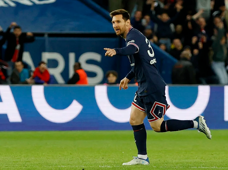Messi vô địch Ligue 1 và xếp thứ hai về danh hiệu nhiều nhất lịch sử